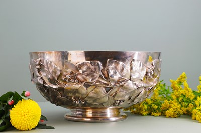Lot 111 - An early Victorian silver punchbowl