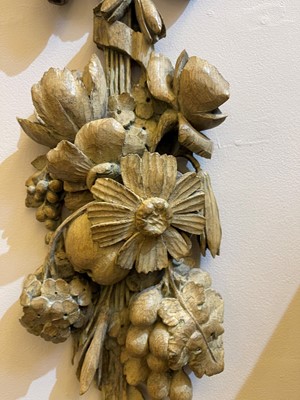 Lot 7 - A group of carved and pierced oak wall appliqués
