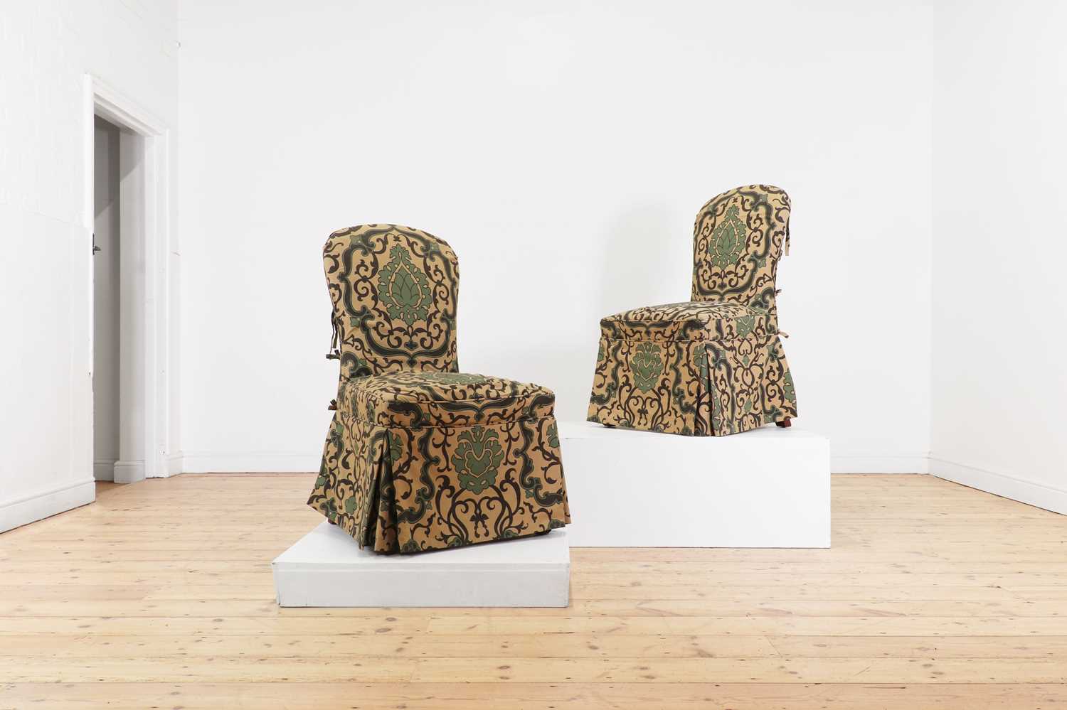 Lot 41 - A pair of George III-style mahogany side chairs