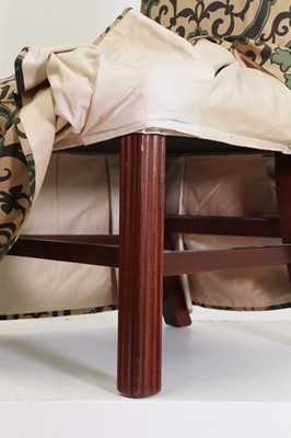 Lot 41 - A pair of George III-style mahogany side chairs