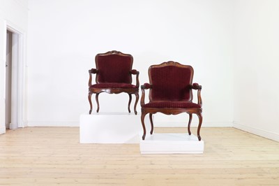 Lot 43 - A pair of Louis XV-style fauteuils