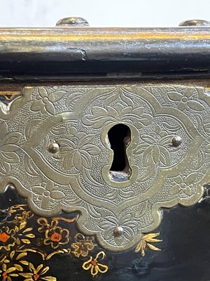 Lot 22 - An export black-lacquered writing box