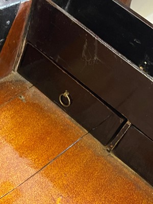 Lot 22 - An export black-lacquered writing box