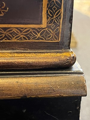 Lot 22 - An export black-lacquered writing box