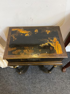Lot 22 - An export black-lacquered writing box