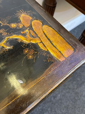 Lot 22 - An export black-lacquered writing box