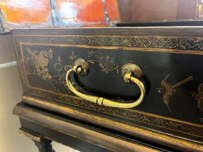 Lot 22 - An export black-lacquered writing box