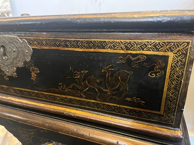 Lot 22 - An export black-lacquered writing box