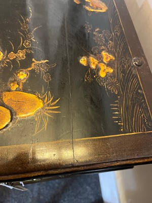 Lot 22 - An export black-lacquered writing box