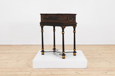 Lot 22 - An export black-lacquered writing box