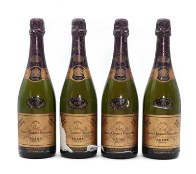 Lot 23 - Veuve Clicquot, Reims, Ponsardin, 1976 (4)