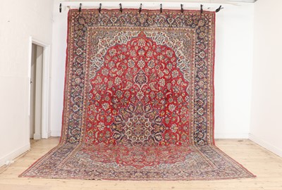 Lot 372 - An Isfahan carpet