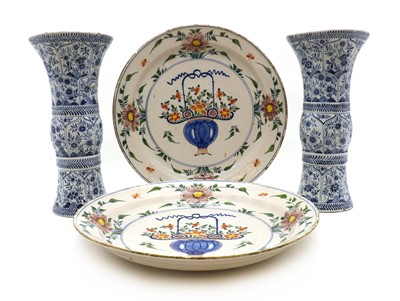 Lot 253 - A pair of Delft porcelain plates