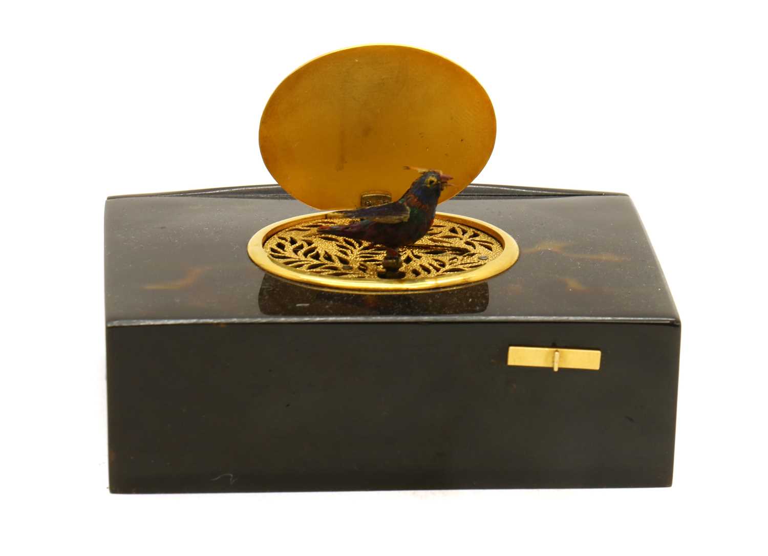Lot 329 - A Swiss musical snuff box