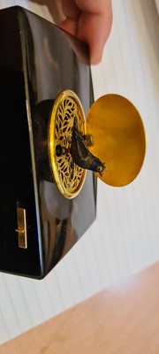 Lot 329 - A Swiss musical snuff box