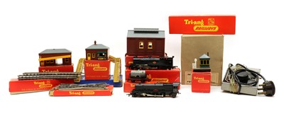 Lot 292 - An extensive boxed Tri-ang "00" railway set