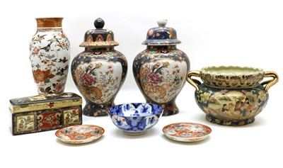 Lot 114 - A collection of Japanese ceramics