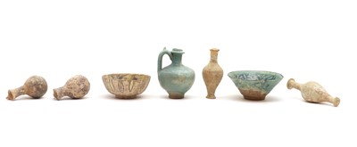 Lot 155 - A collection of earthenware