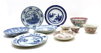 Lot 107 - A collection of Chinese export porcelain