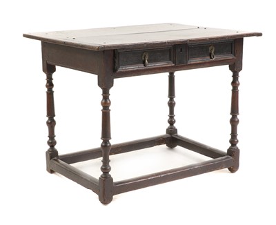 Lot 518 - A oak side table