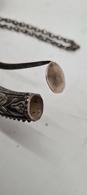 Lot 74 - An Omani silver powder horn