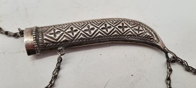 Lot 74 - An Omani silver powder horn