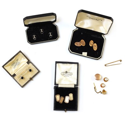 Lot 287 - A small collection of gentlemen's jewellery