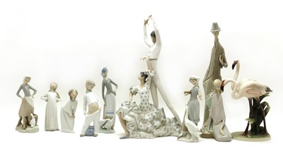 Lot 131 - A collection of Lladro porcelain figures
