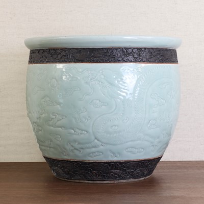 Lot 134 - A large Chinese celadon-glazed jardinière