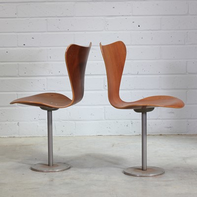 Lot 269 - A pair of Danish teak 'Butterfly' auditorium chairs