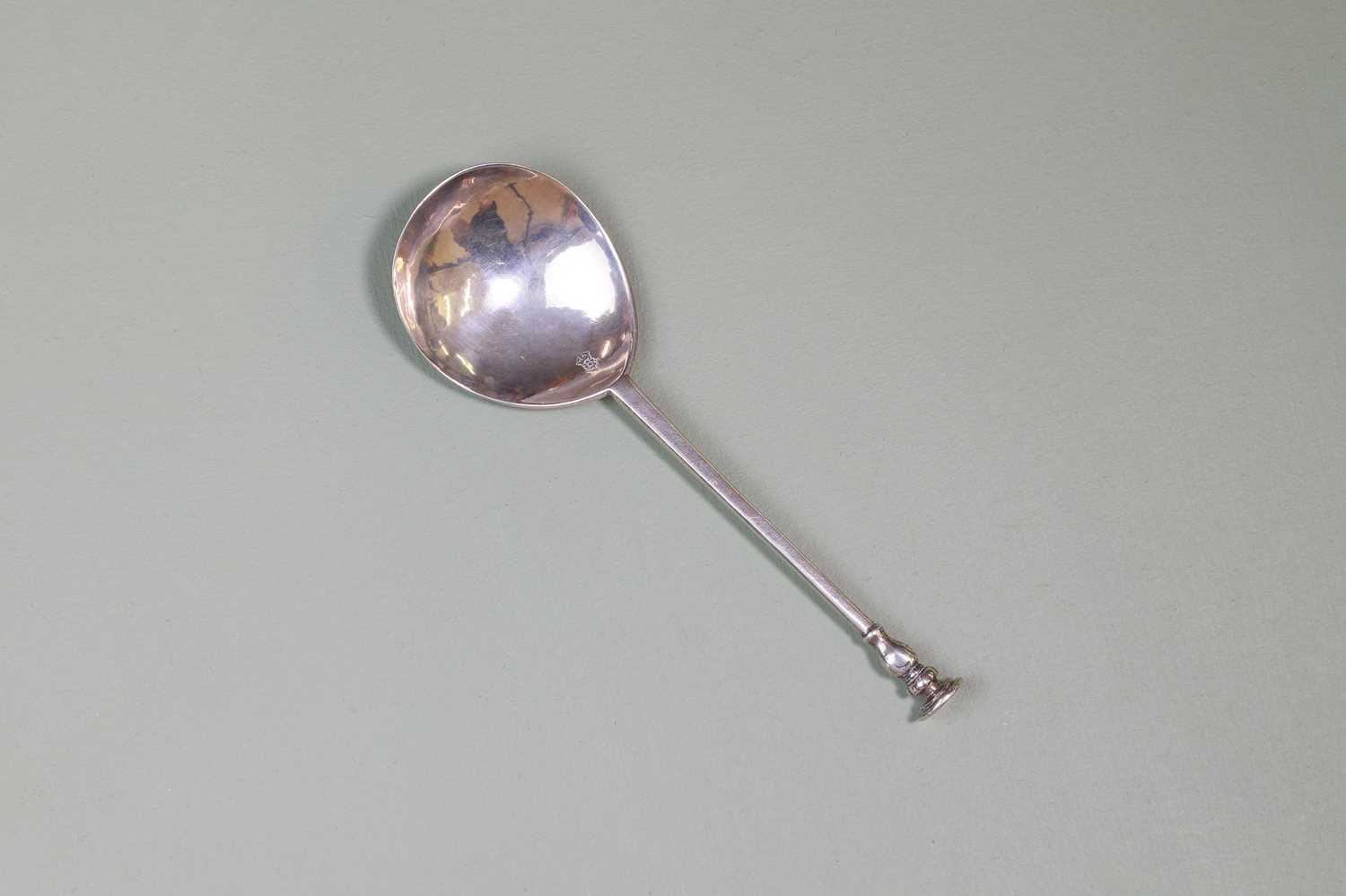 Lot 100 - A Charles I East Anglian provincial silver seal-top spoon