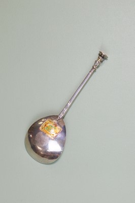 Lot 99 - A good Charles I East Anglian provincial silver seal-top spoon