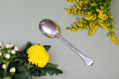 Lot 101 - A Charles II East Anglian provincial silver trefid spoon