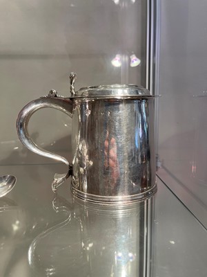 Lot 110 - A William & Mary East Anglian provincial silver tankard