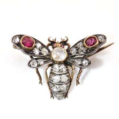 Lot 20 - A late Victorian diamond and ruby bee brooch