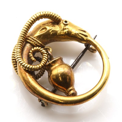 Lot 48 - A Victorian archaeological revival gold brooch, c.1870, by Castellani