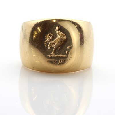 Lot 492 - A gentlemen's gold signet ring