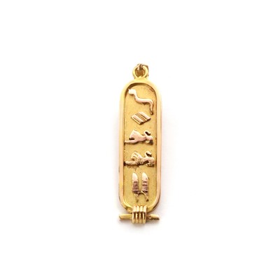 Lot 124 - An Egyptian gold cartouche pendant