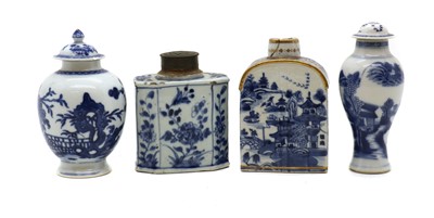 Lot 218 - A collection of Chinese export blue and white