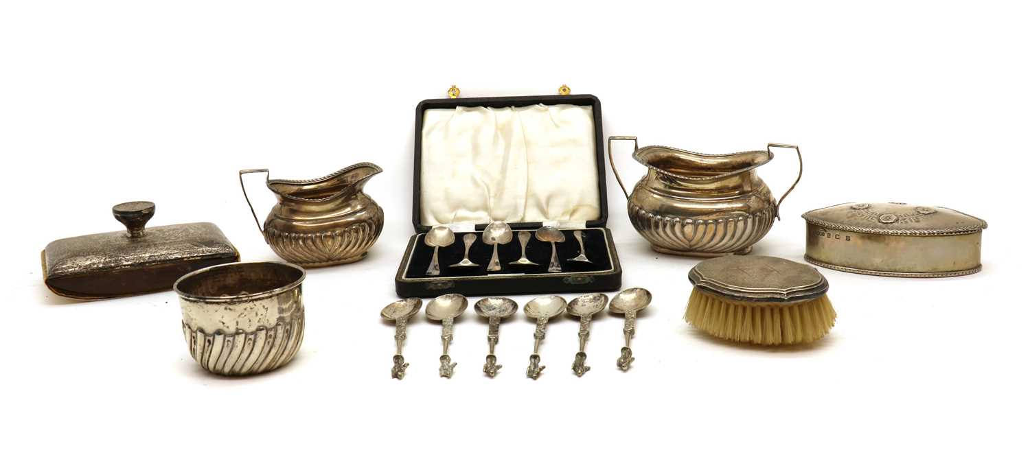 Lot 22 - A collection of silver items