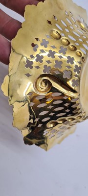 Lot 10 - A 9ct gold bonbon dish