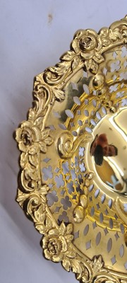 Lot 10 - A 9ct gold bonbon dish