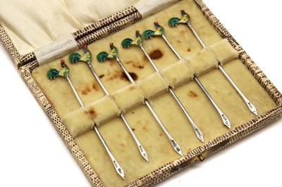 Lot 9 - A pair of trumpet vases