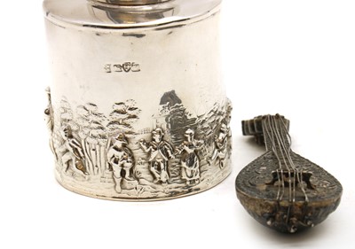 Lot 26 - A silver tea canister
