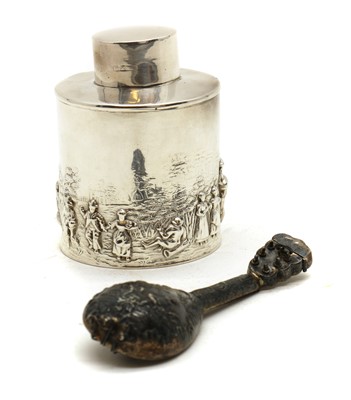 Lot 26 - A silver tea canister