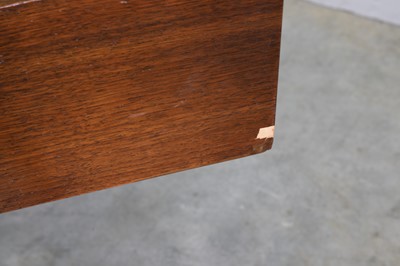 Lot 273 - A 'Model 5850' desk