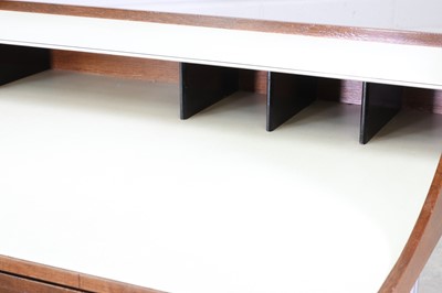 Lot 273 - A 'Model 5850' desk