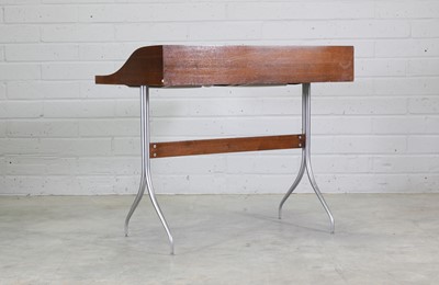 Lot 273 - A 'Model 5850' desk