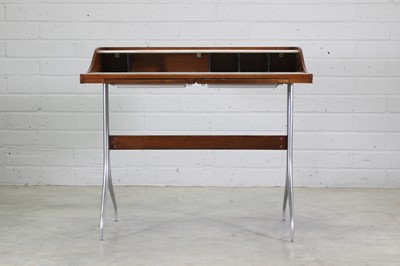 Lot 273 - A 'Model 5850' desk