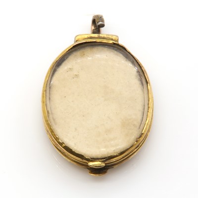 Lot 9 - A Georgian polychrome enamelled cameo style miniature hinged locket